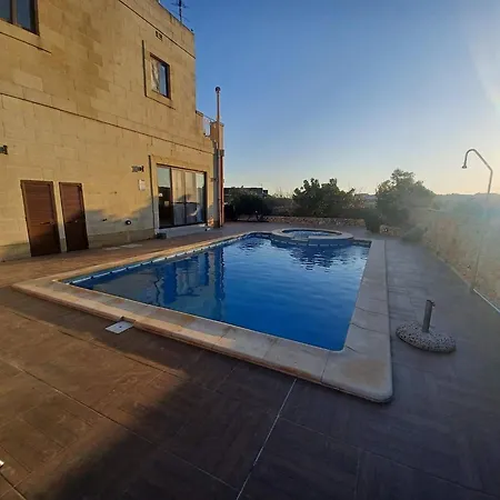 Villa Country Views *