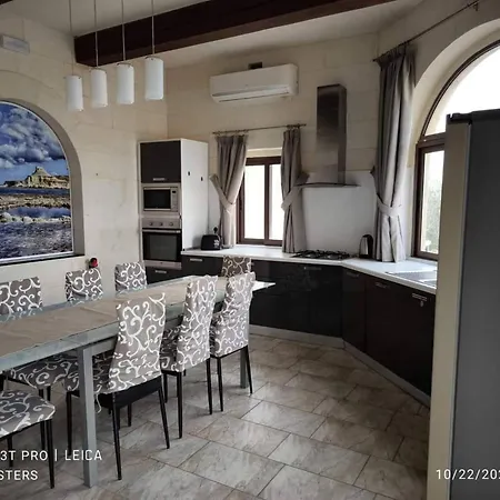 Villa Country Views *